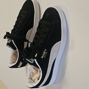 Puma Black Suede Classix XXI Sneakers